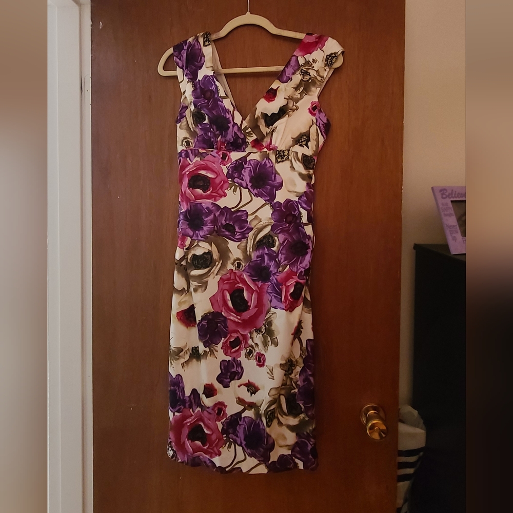 EUC Maggy London floral cocktail dress size 6
